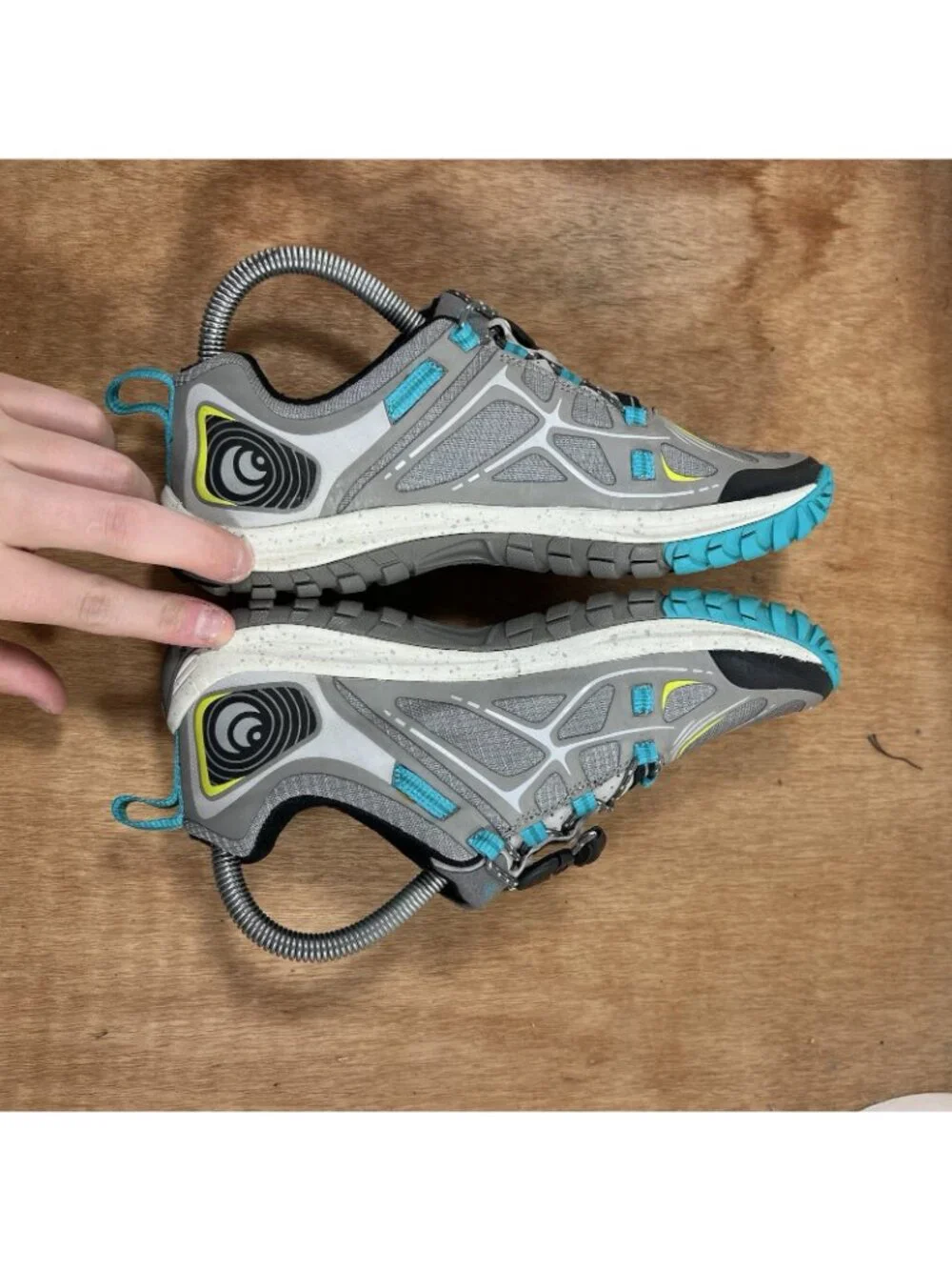 Topo Athletic Women Size 7 Running Sneakers Shoes Zero Drop All Terrain Sole